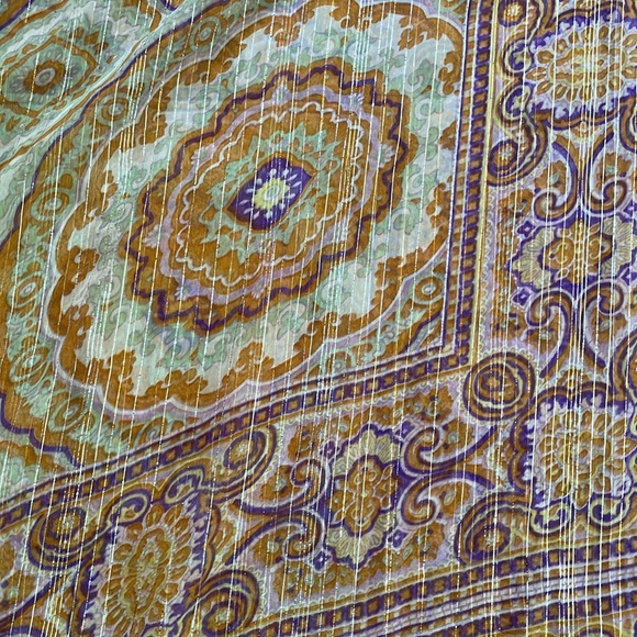 Tasseled scarf - Picture 6 of 6